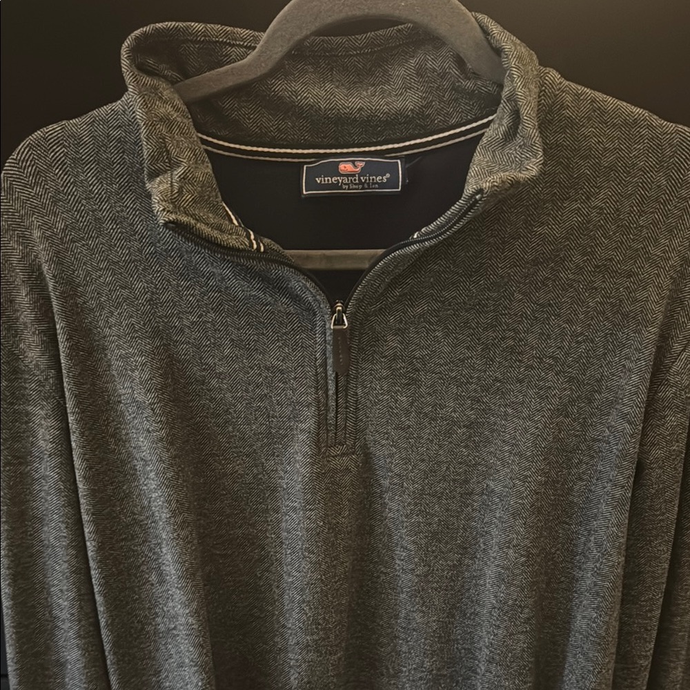 Vineyard Vines Men's Grey Sweater
